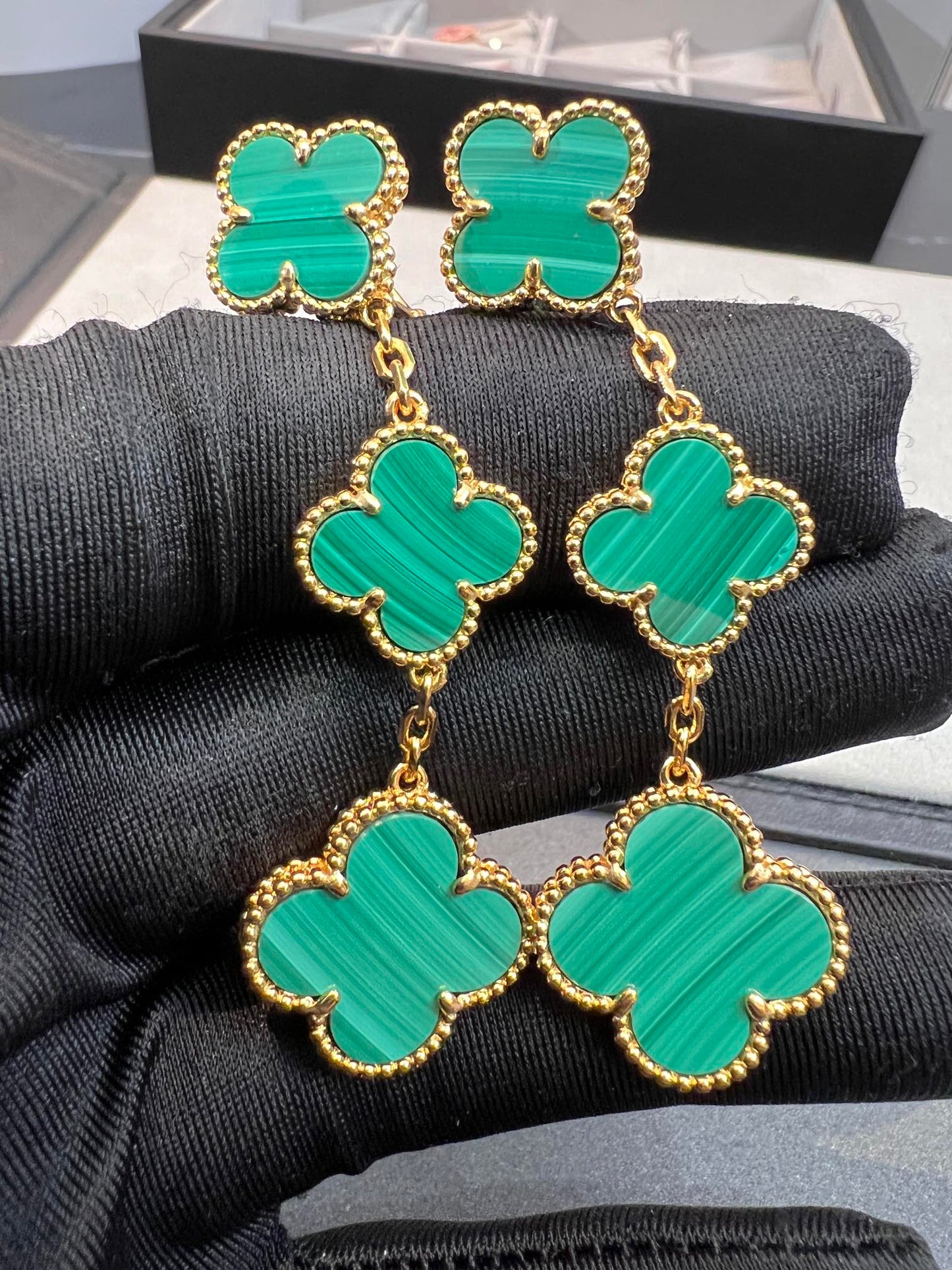 CLOVER MALACHITE 3 MOTIFS GOLD EARRINGS