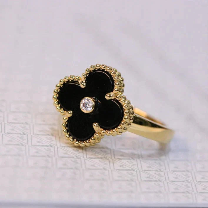 CLOVER ONYX RING GOLD DIAMOND