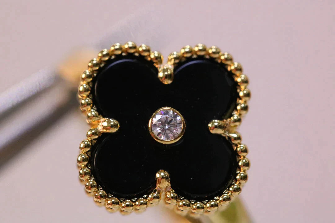 CLOVER ONYX RING GOLD DIAMOND