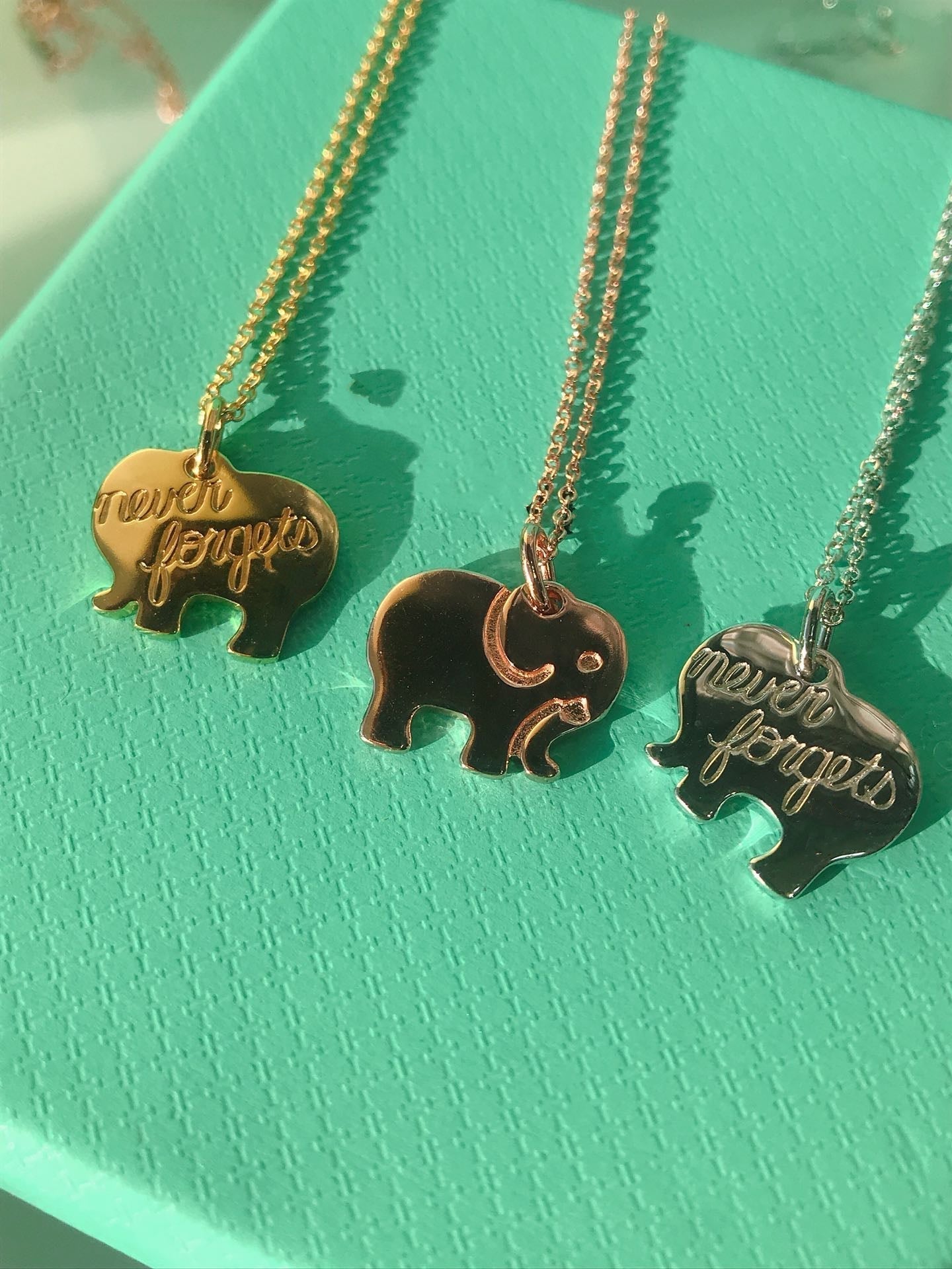 ELEPHANT PENDANT NECKLACE