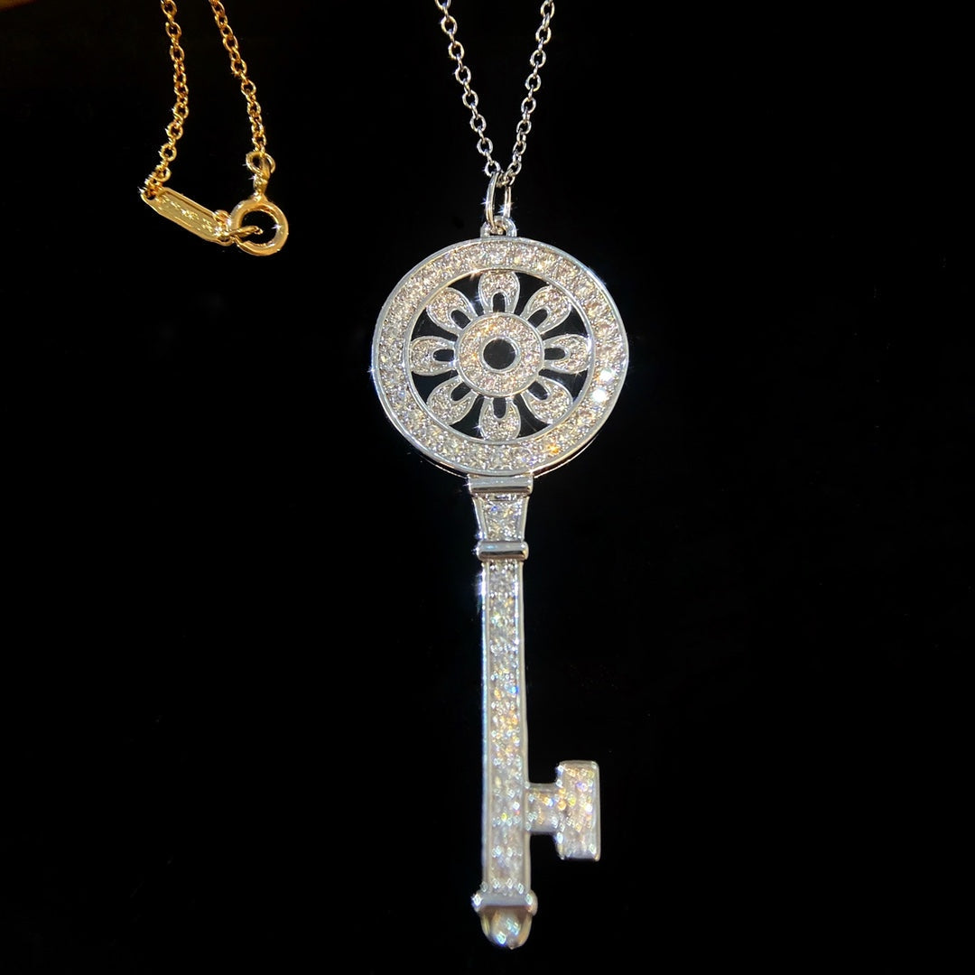 PETAL KEY PENDANT