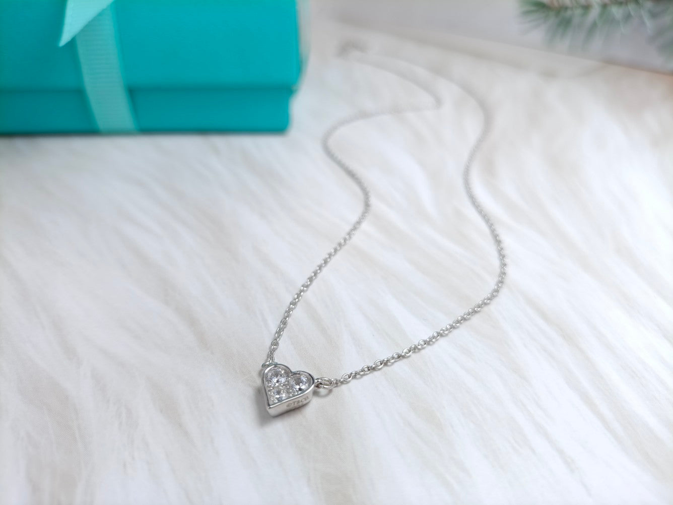 HEART 3 DIAMONDS PENDANT NECKLACE