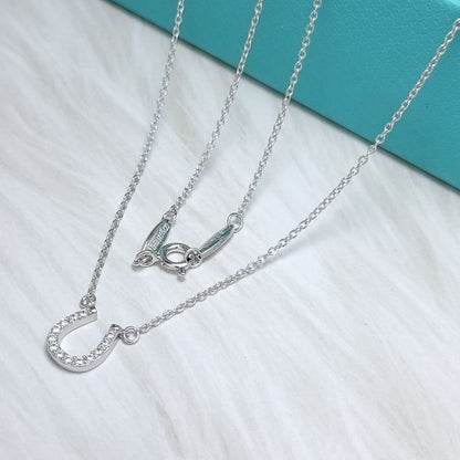 U PENDANT DIAMONDS NECKLACE