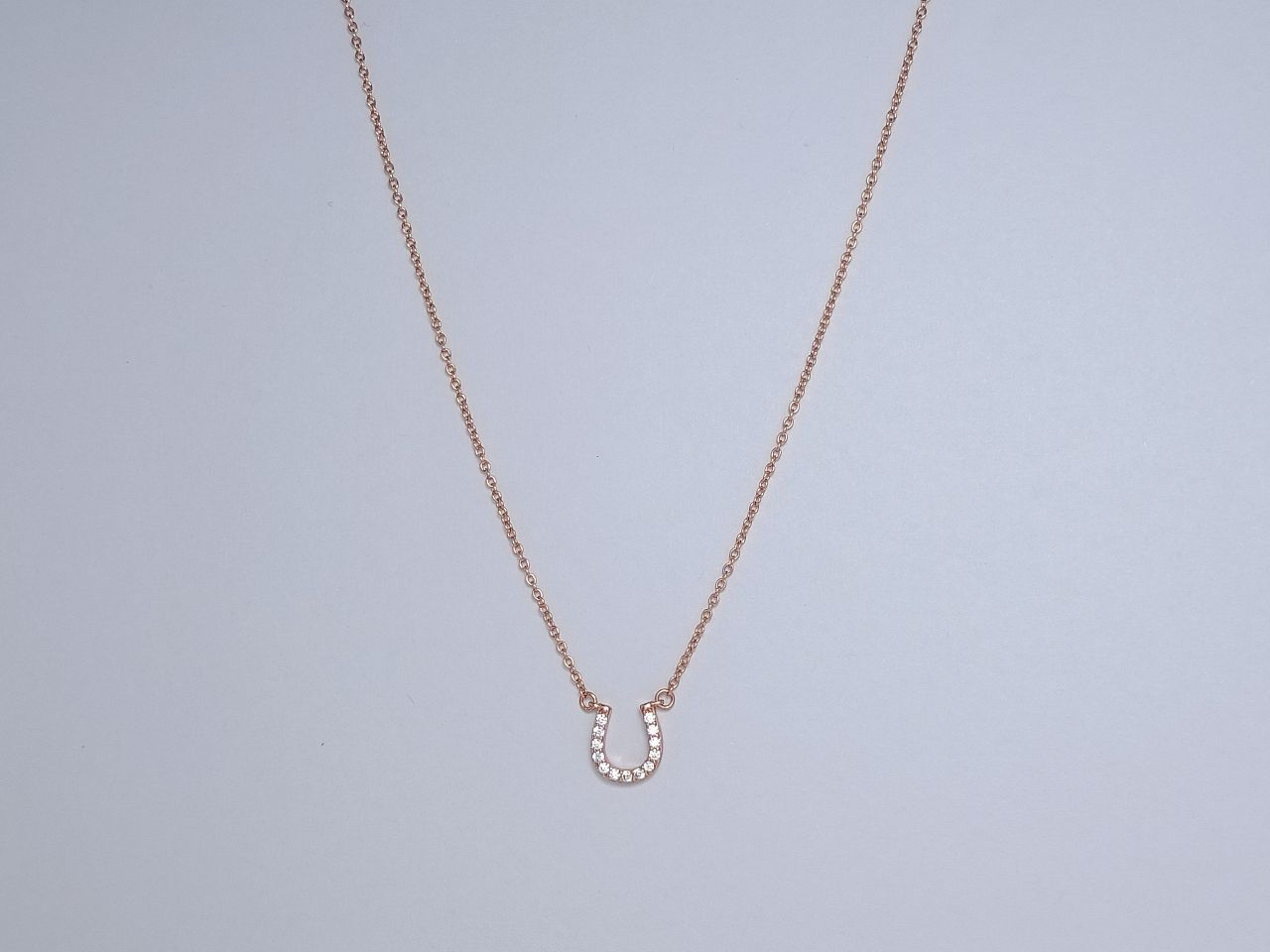 U PENDANT DIAMONDS NECKLACE