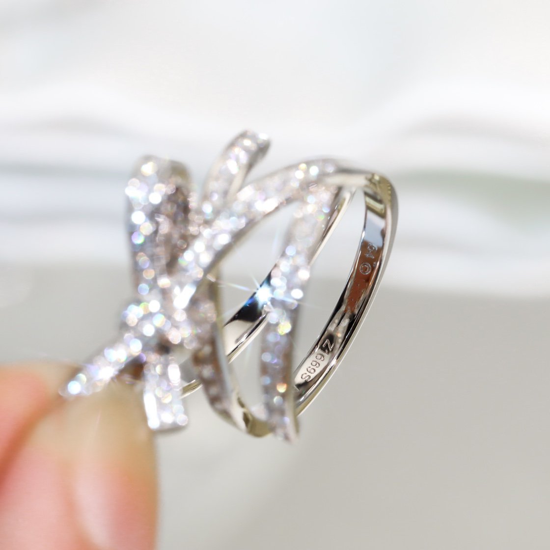 RUBAN SILVER DIAMOND RING