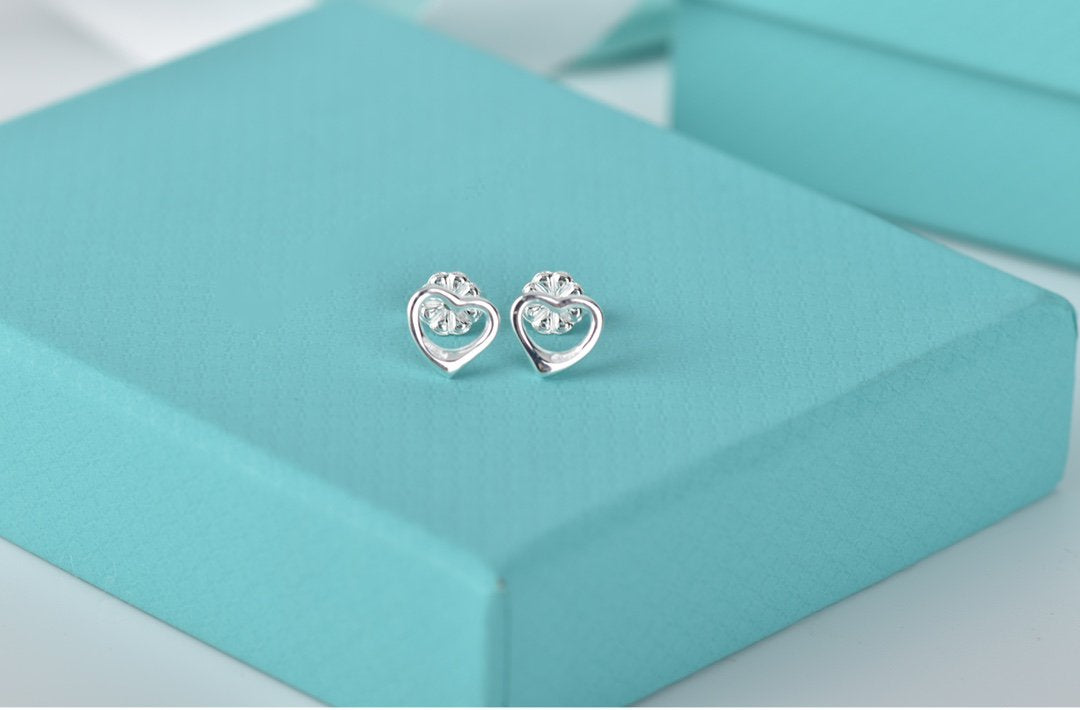 OPEN HEART STUD EARRINGS