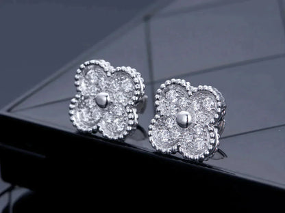 CLOVER SILVER DIAMOND STUD EARRINGS