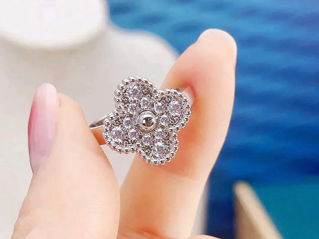 CLOVER DIAMOND RING