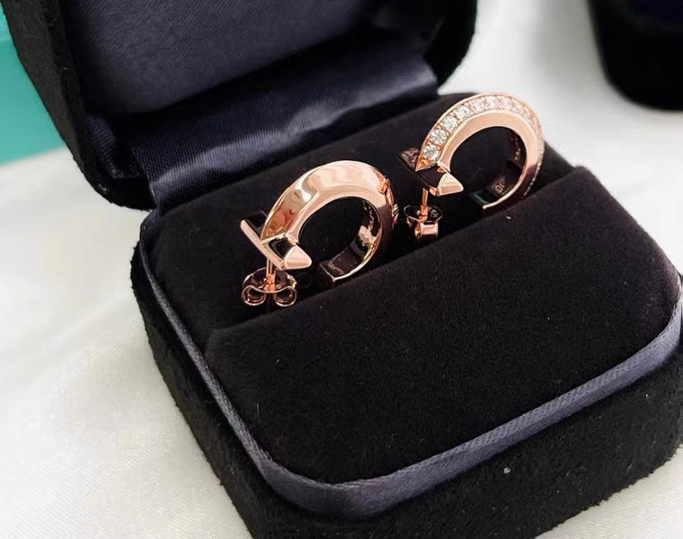 HOOP EARRINGS IN ROSE GOLD WITH DIAMONDS