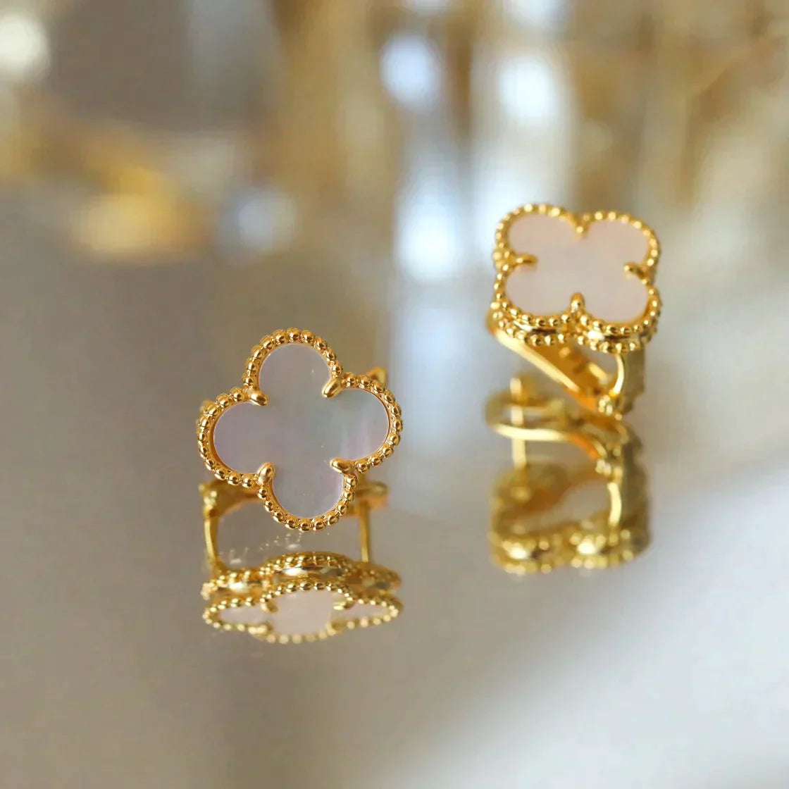 CLOVER MEDIUM GOLD MOP STUD EARRINGS