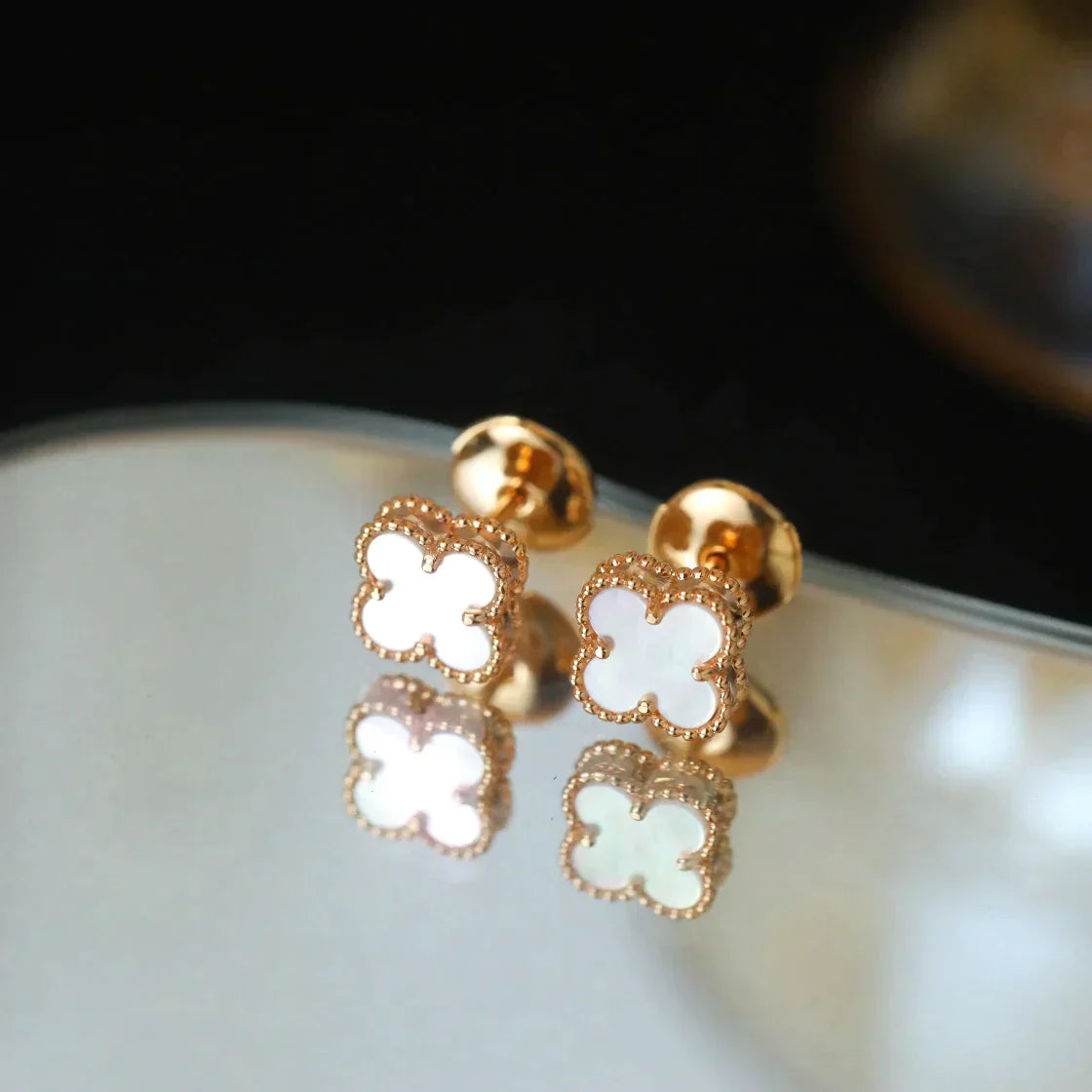 CLOVER MINI PINK GOLD MOP EARRINGS