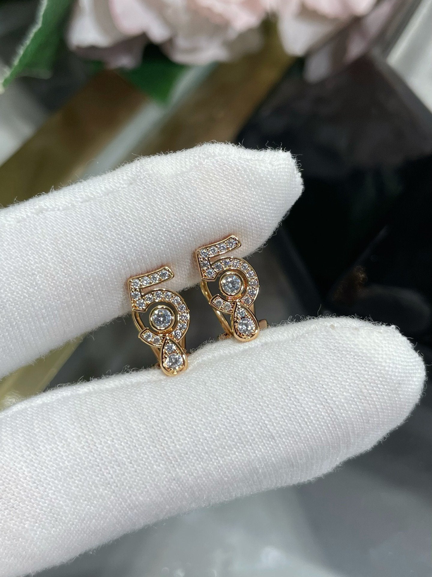 NO5 DIAMOND STUD EARRINGS