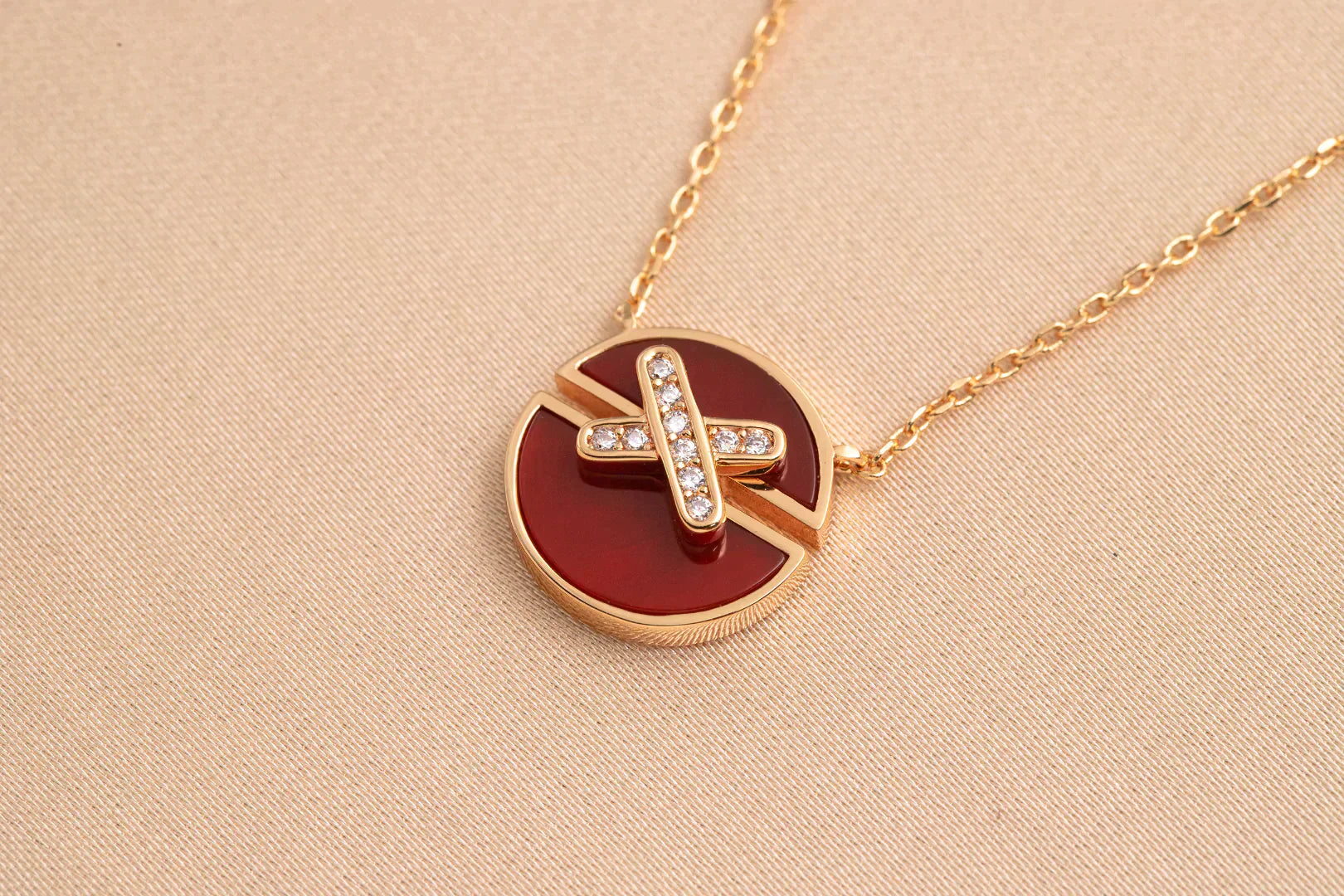 JEUX DE PINK GOLD DIAMOND NECKLACE