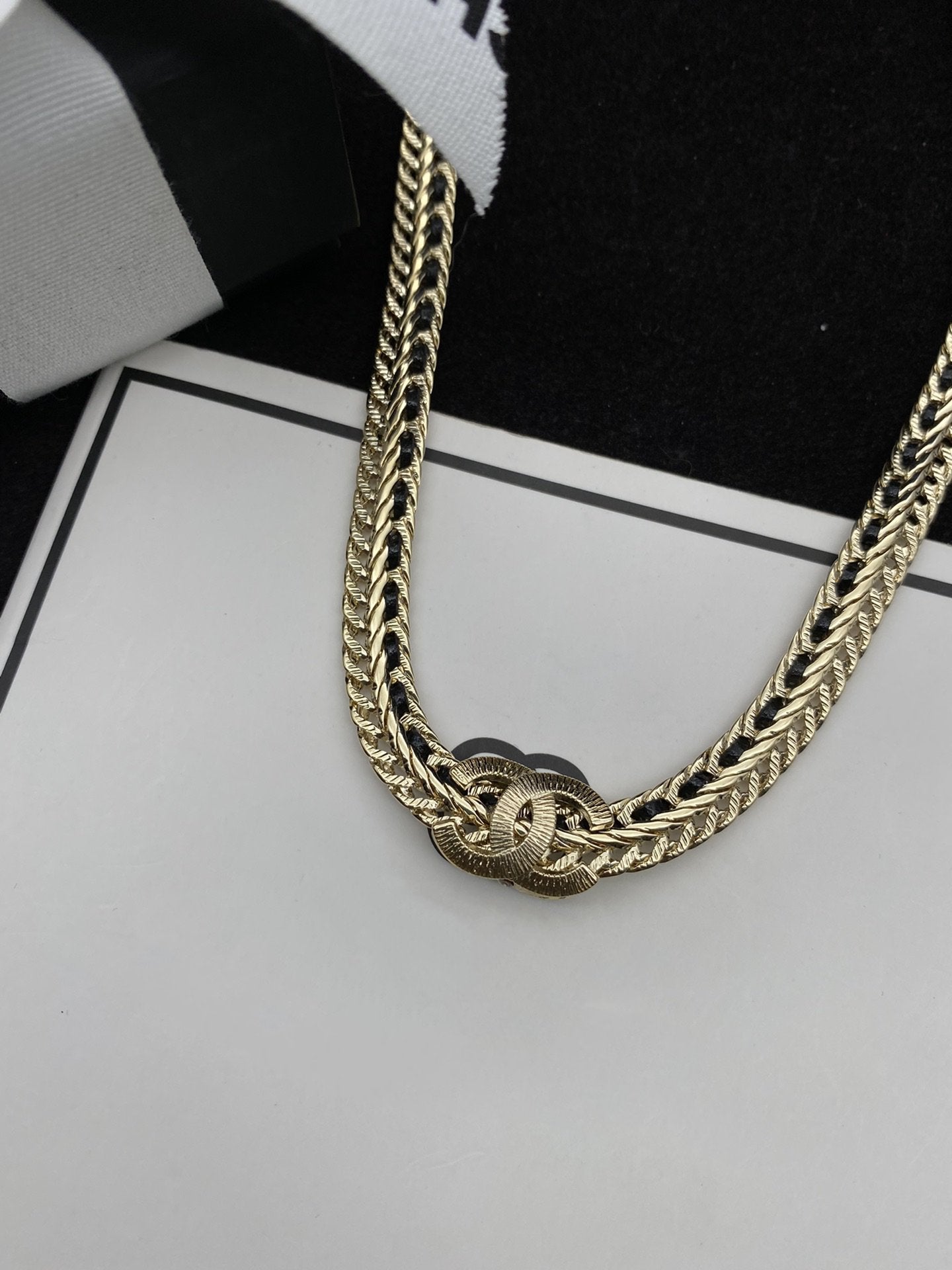 DOUBLE C BLACK STRING NECKLACE GOLD DIAMOND