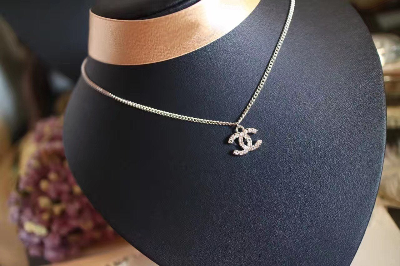 DOUBLE C SILVER NECKLACE