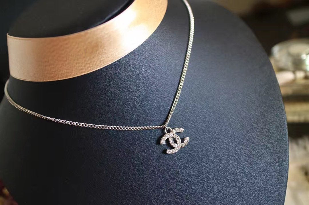 DOUBLE C SILVER NECKLACE