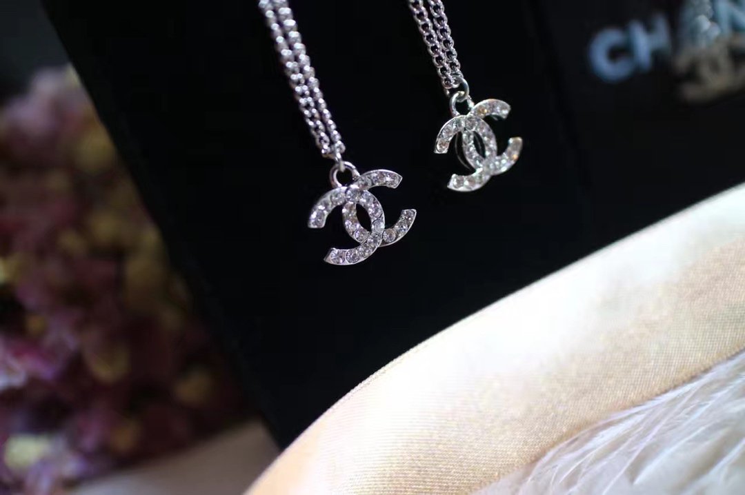 DOUBLE C SILVER NECKLACE