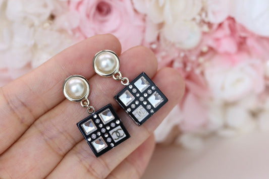 DOUBLE C PEARL GOLD DIAMOND SQUARE EARRINGS