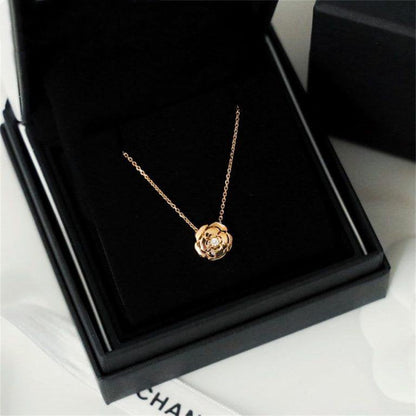 EXTRAIT DE CAMELIA NECKLACE PINK GOLD DIAMOND