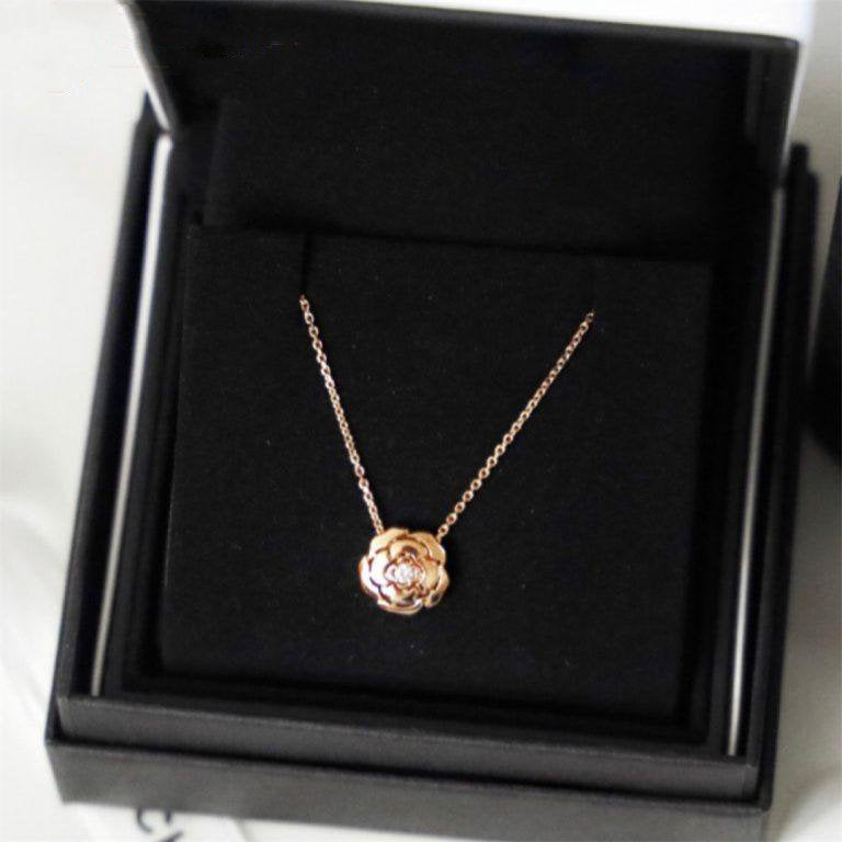 EXTRAIT DE CAMELIA NECKLACE PINK GOLD DIAMOND