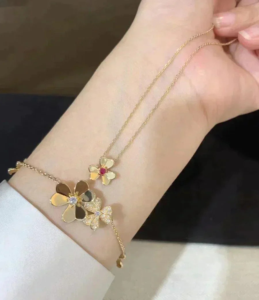 FRIVOLE GOLD FLOWER NECKLACE