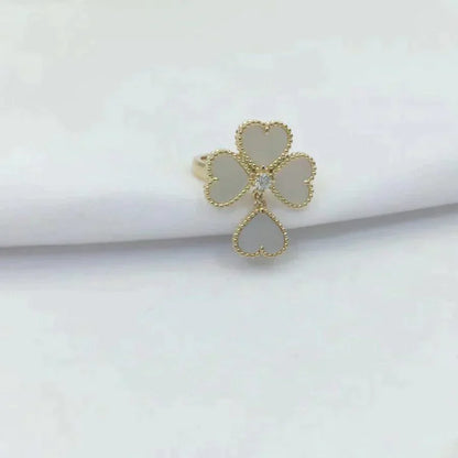 SWEET CLOVER WHITE MOP RING