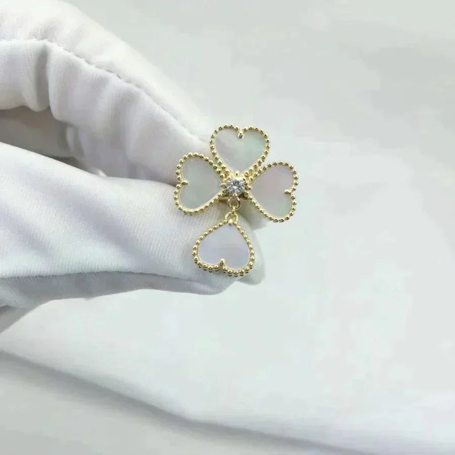 SWEET CLOVER WHITE MOP RING